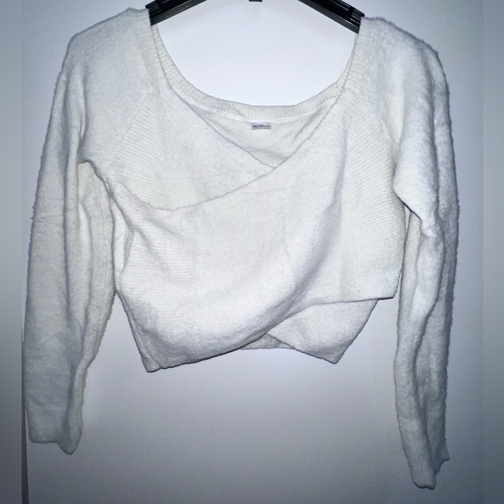 🤍Hollister Eyelash Wrap Front Sweater White